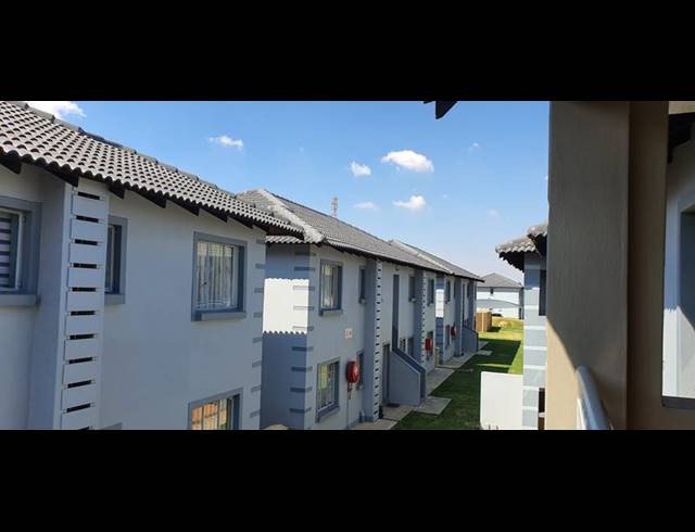 2 BEDROOM APARTMENT FOR SALE IN CRYSTAL PARK